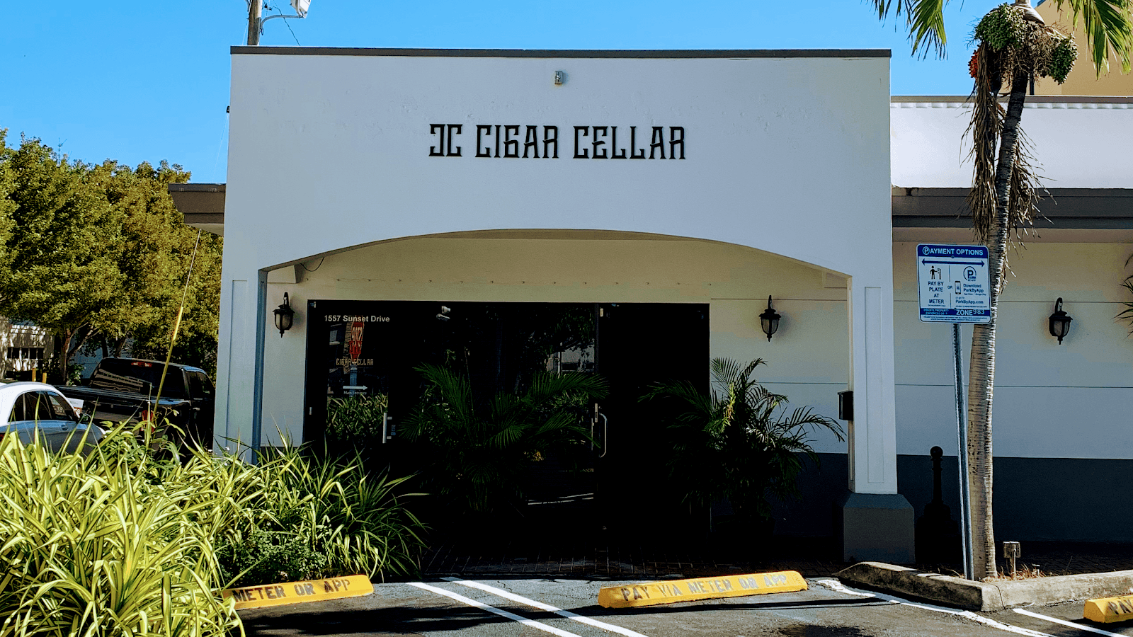 Cigar Cellar & Lounge