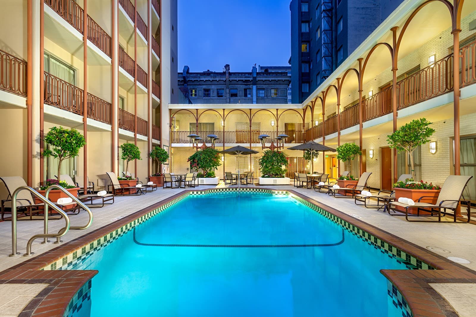 Handlery hotel cigar and champagne room