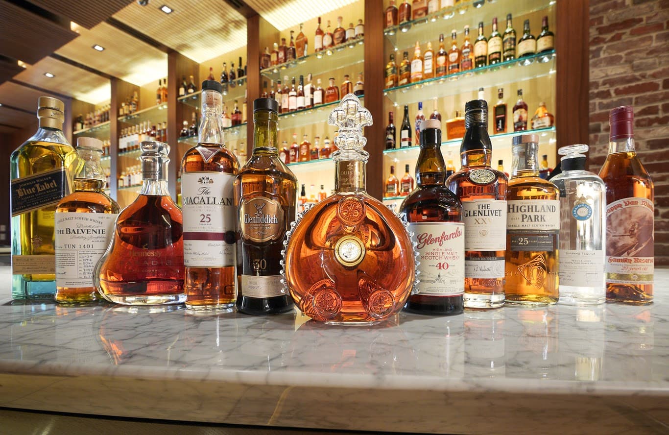 Lin's cigar bar
