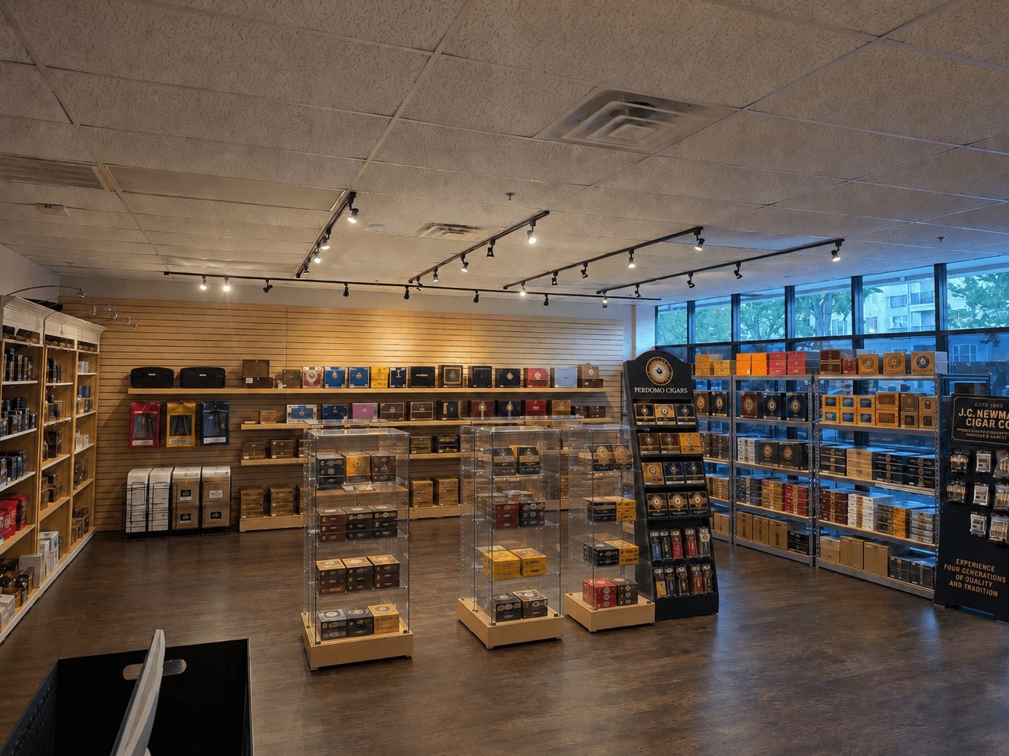 LTI WHOLESALE / Cigars & Tobacco Distributor
