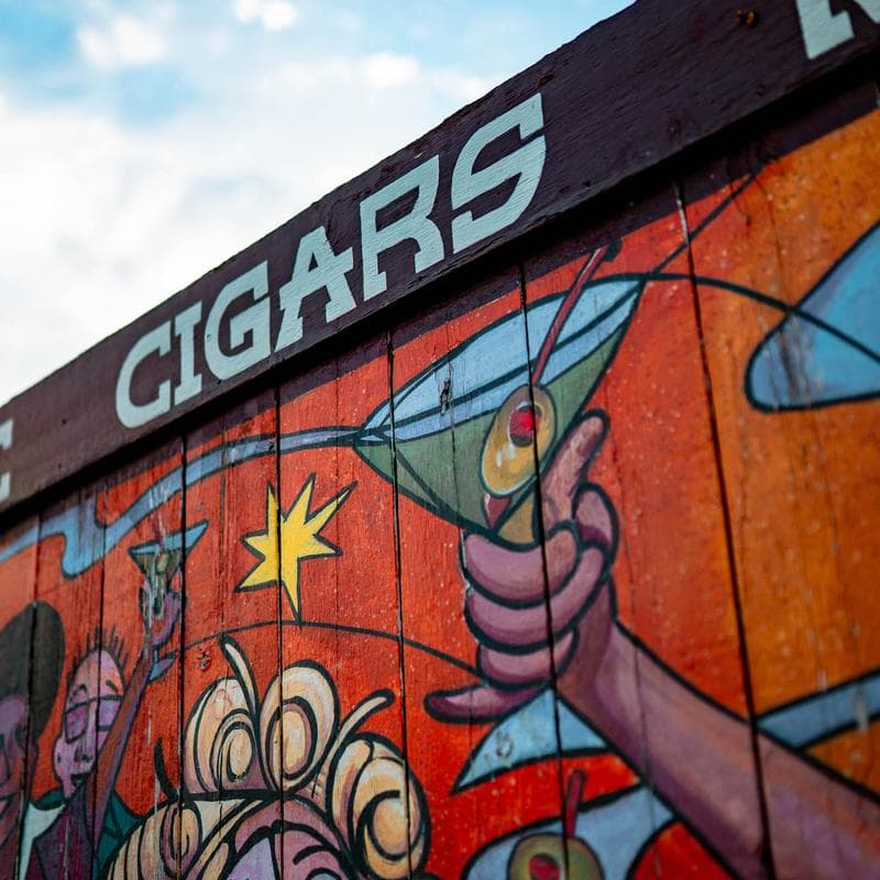 Mort's Cigar Bar