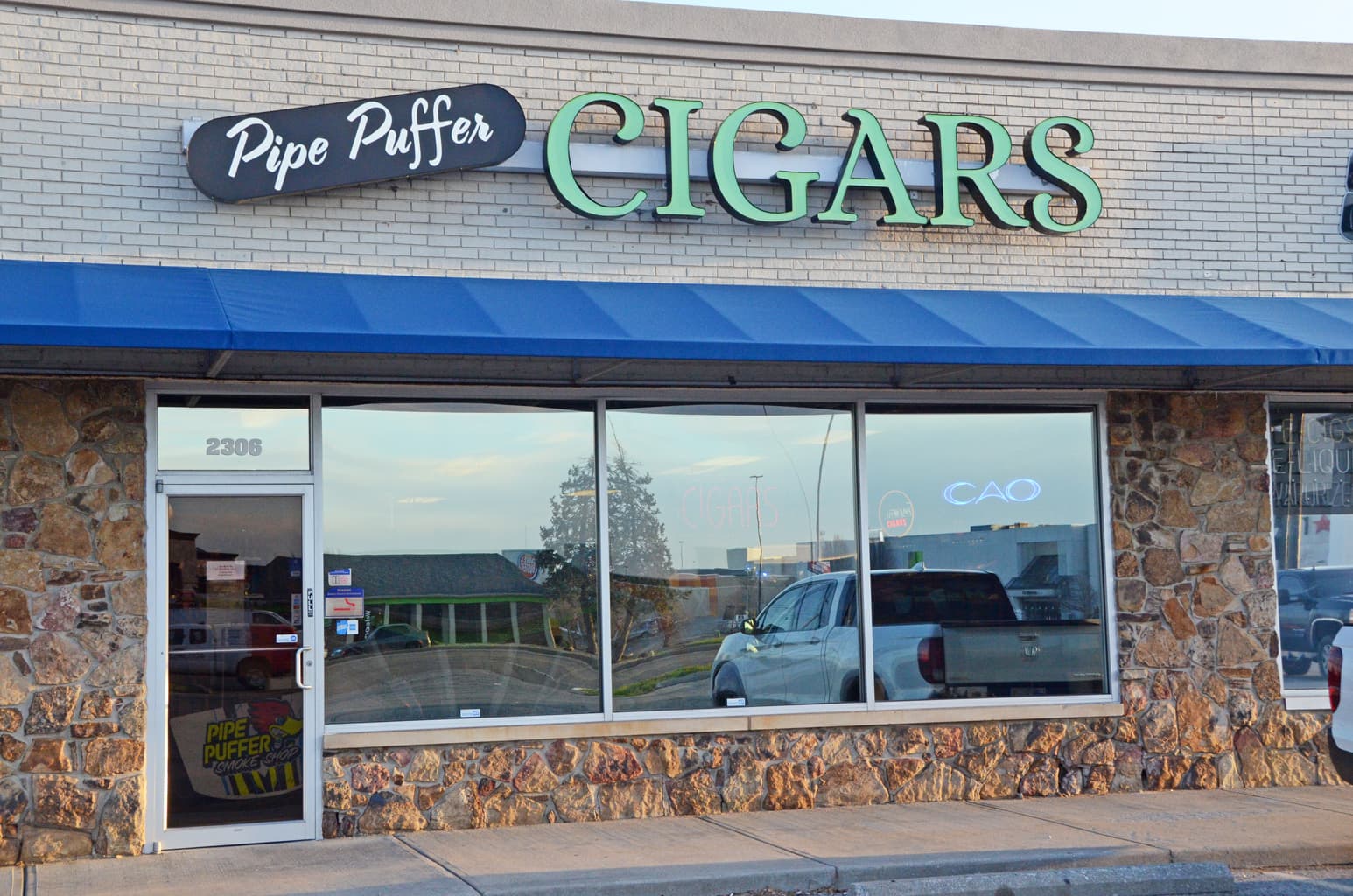 Pipe Puffer Smoke Shop