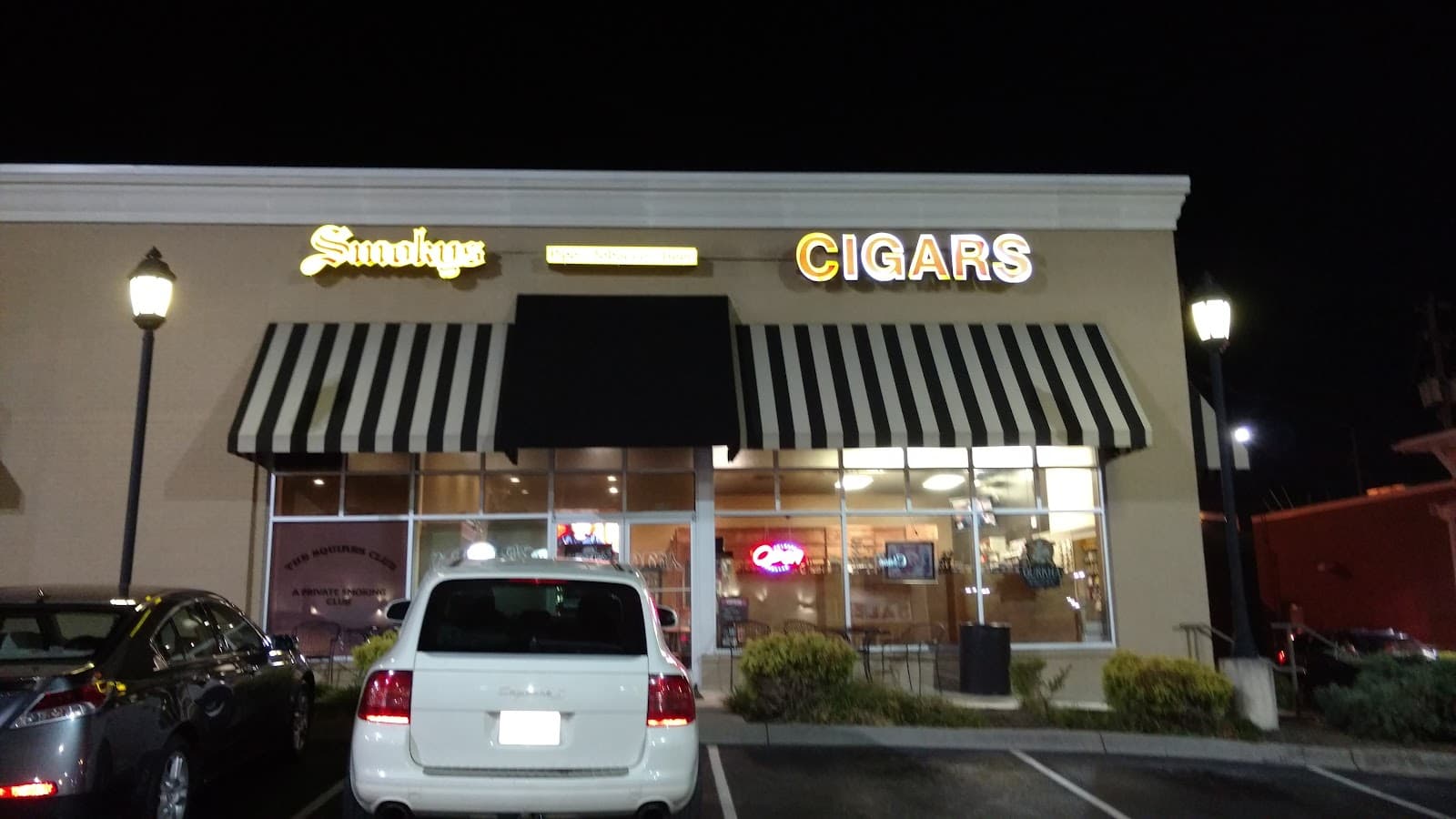 Smoky's Tobacco, Cigars & Gifts