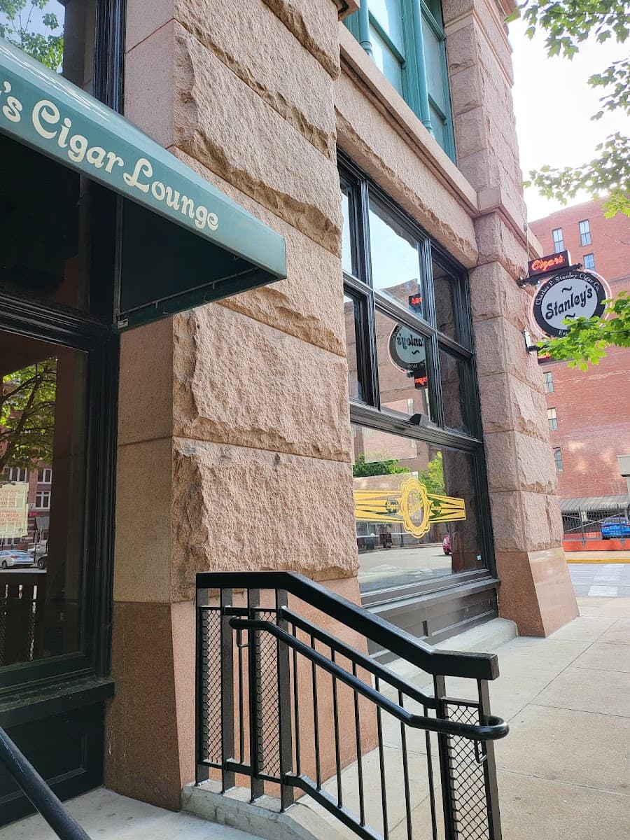 Stanley's Cigar Lounge