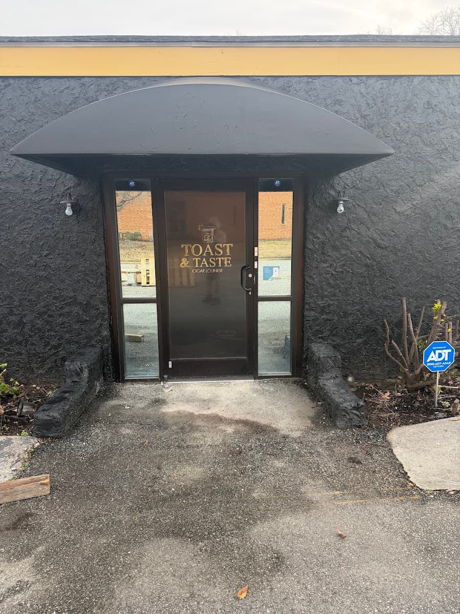 Toast & Taste Cigar Lounge
