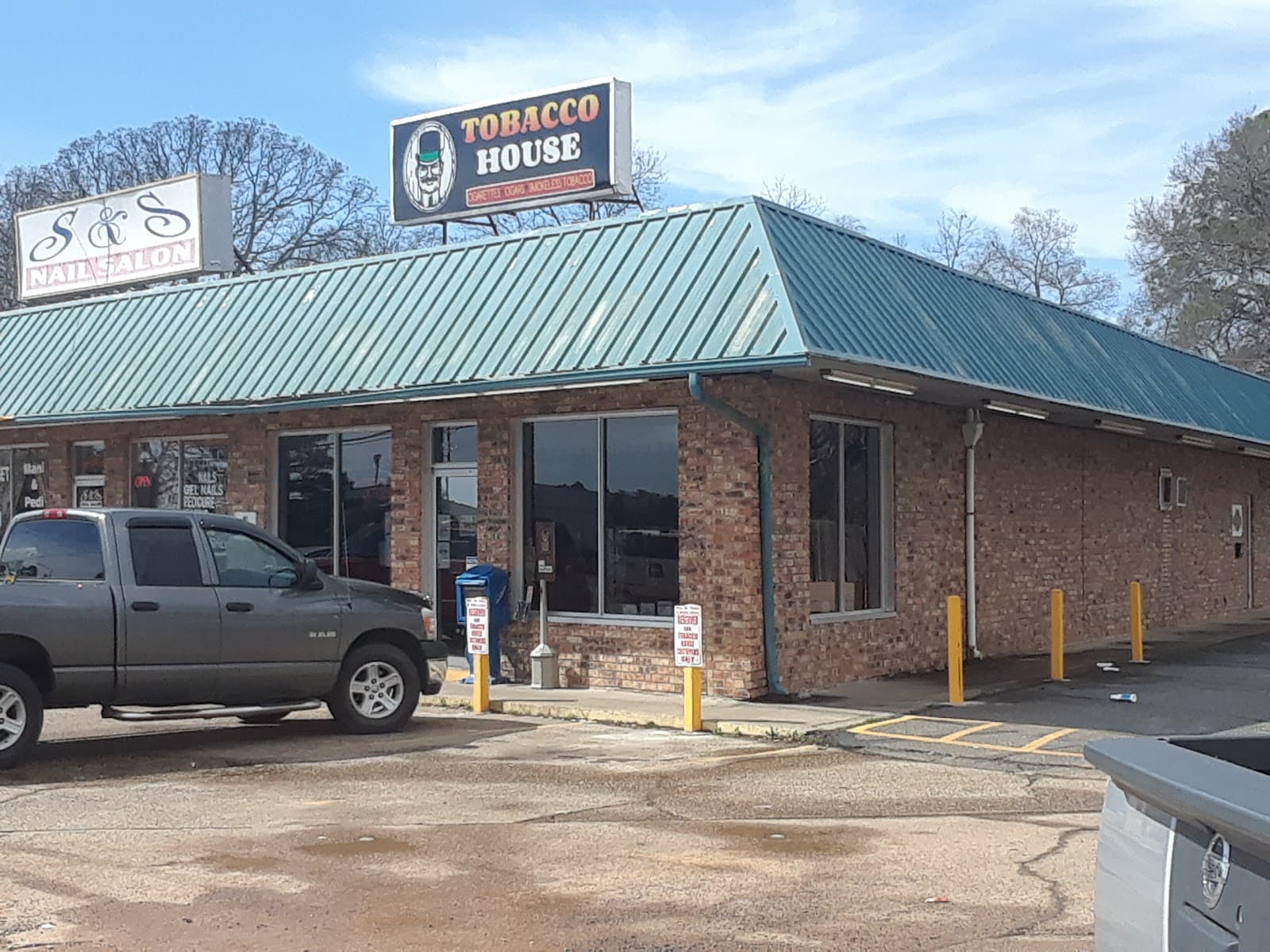 Tobacco House #3 and Cigar Lounge